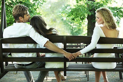 Đàn ông ngoại tình là bản năng hay dục vọng cá nhân?